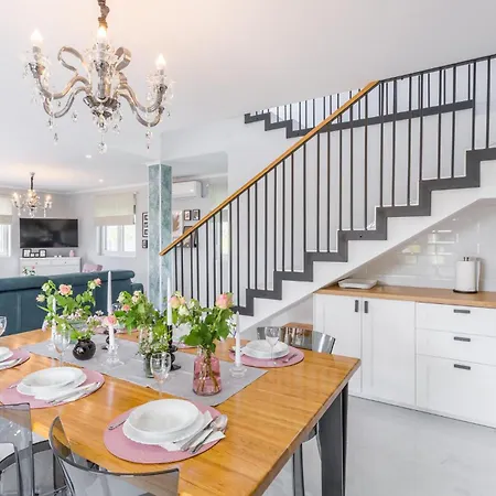 Holiday home 3 Bedroom Cozy In *