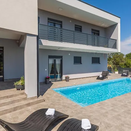 Holiday home 3 Bedroom Cozy In