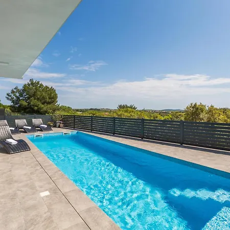 3 Bedroom Cozy In Holiday home *