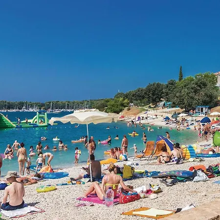 Holiday home 3 Bedroom Cozy In Pula