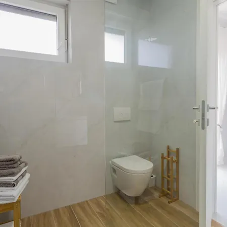 3 Bedroom Cozy In Holiday home